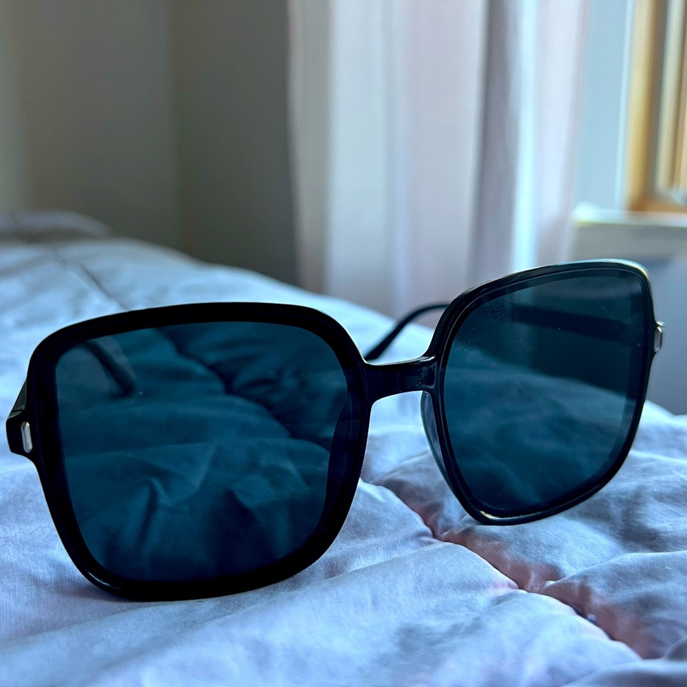 Glam sunnies